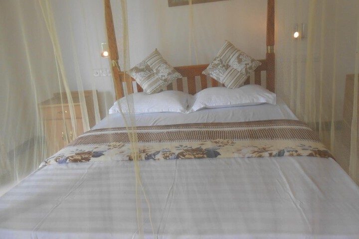Room 10 of 65