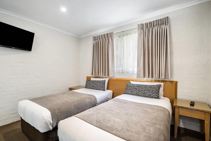 Room 7 of 26