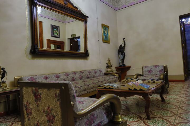 Room 33 of 43