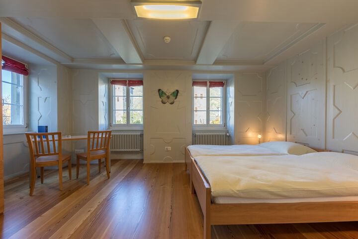Room 6 of 52