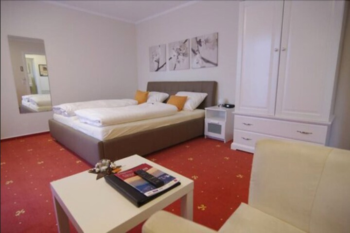 Room 18 of 43