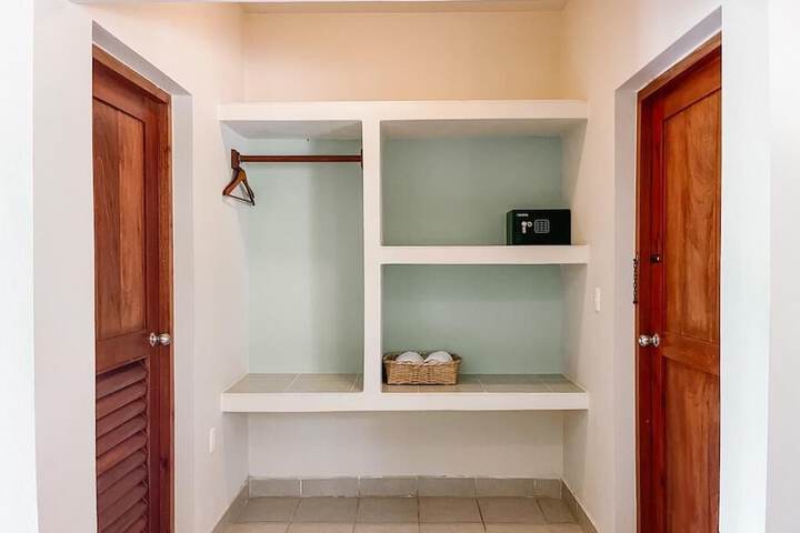Room 2 of 29