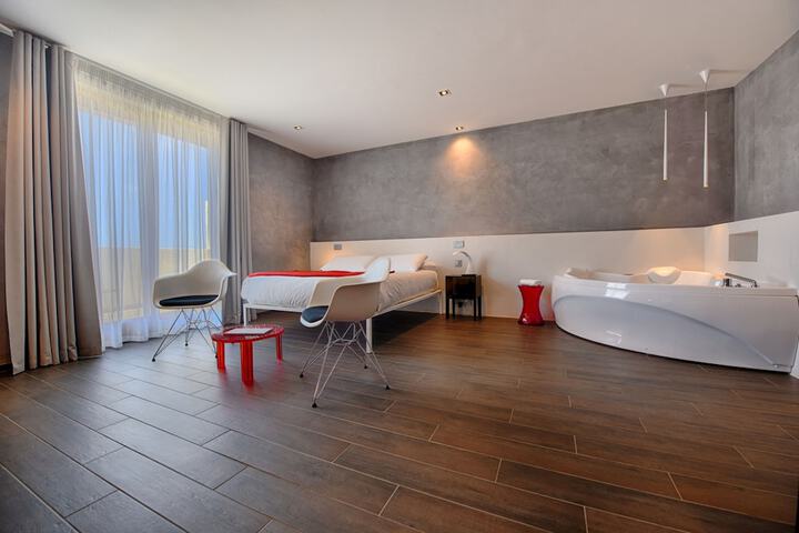 Room 14 of 38