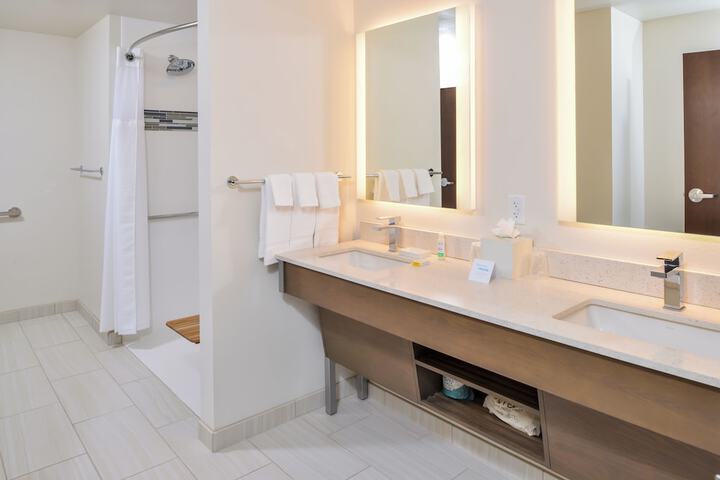 Bathroom shower