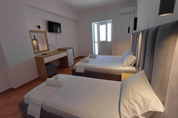 Room 43 of 85