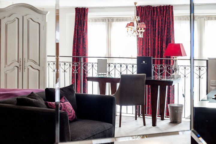 Room 14 of 30