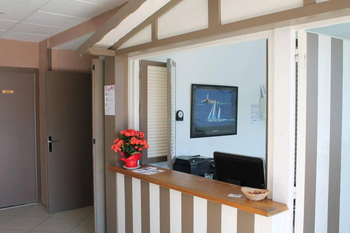 hotel_rooms