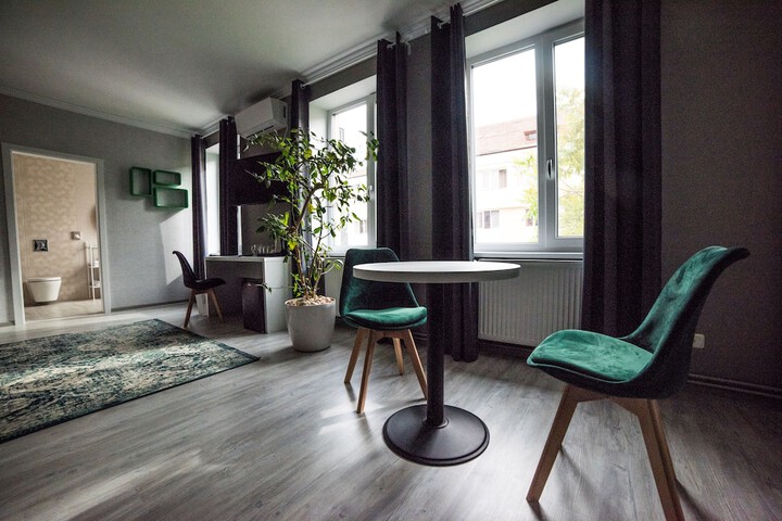 Room 12 of 66