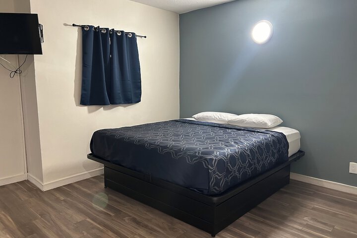 Room 6 of 19