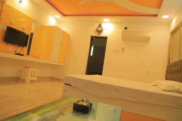 Room 9 of 19