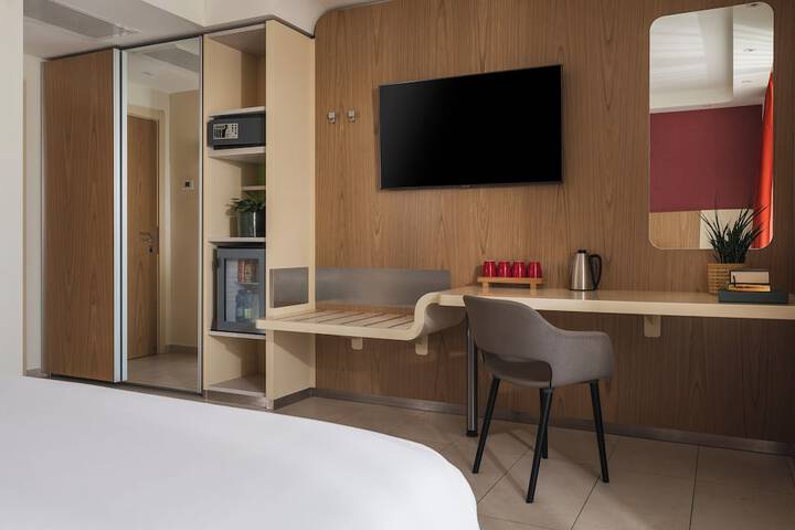 Room 20 of 153