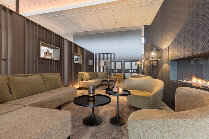 Guest Lobby