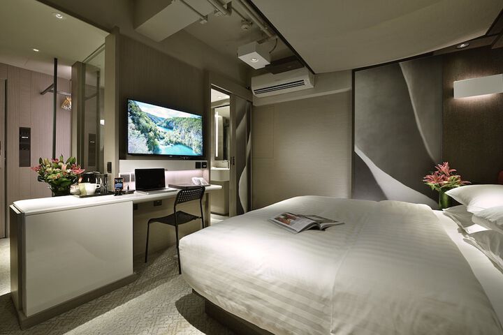 Room 4 of 70