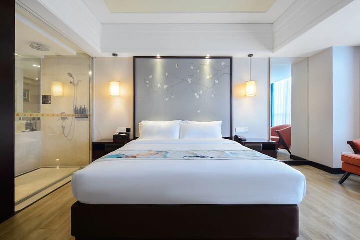 Room 10 of 71