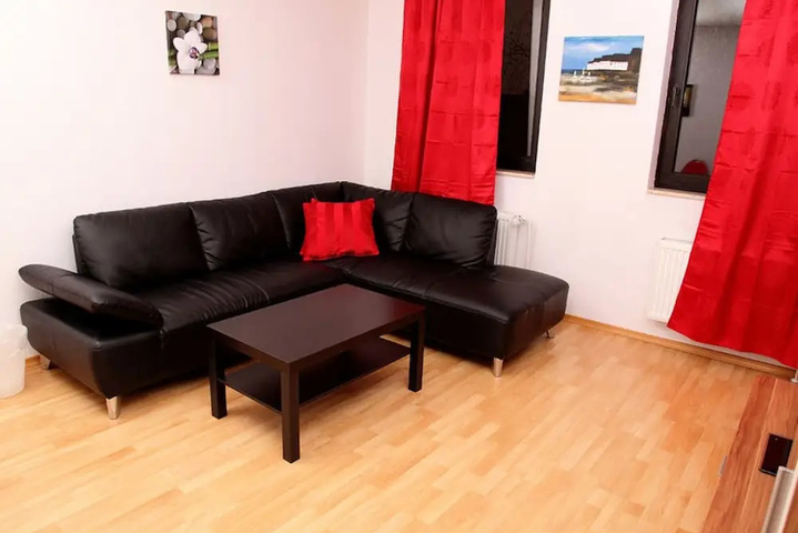 Room 2 of 10