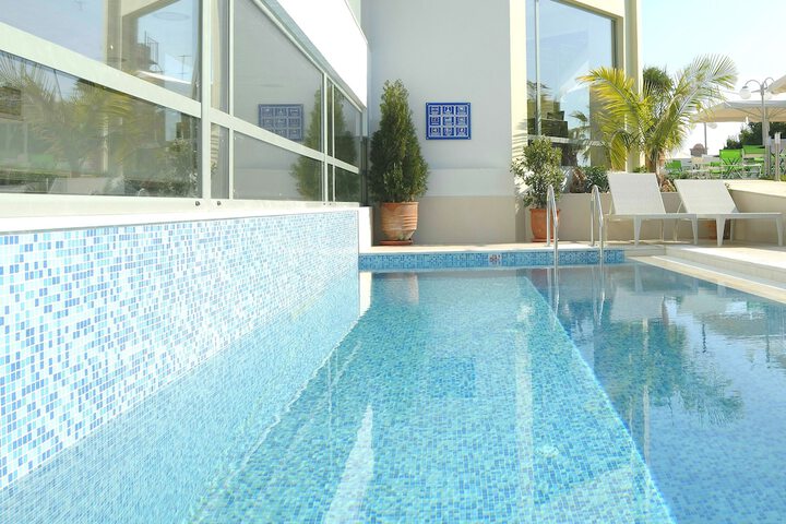Pools & Facilities