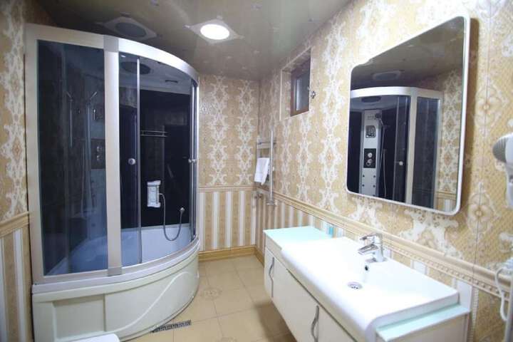 Room 48 of 70