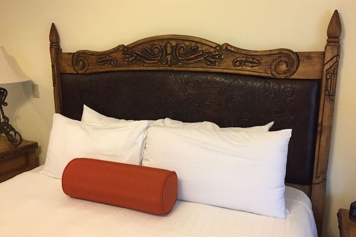 Room 16 of 221