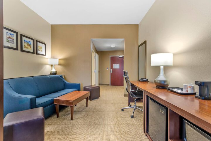 Room 16 of 46