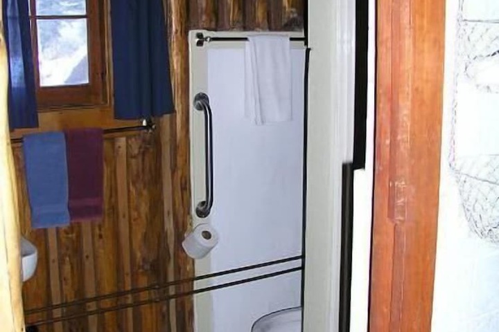 Room 120 of 218