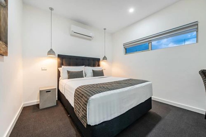 Room 10 of 30