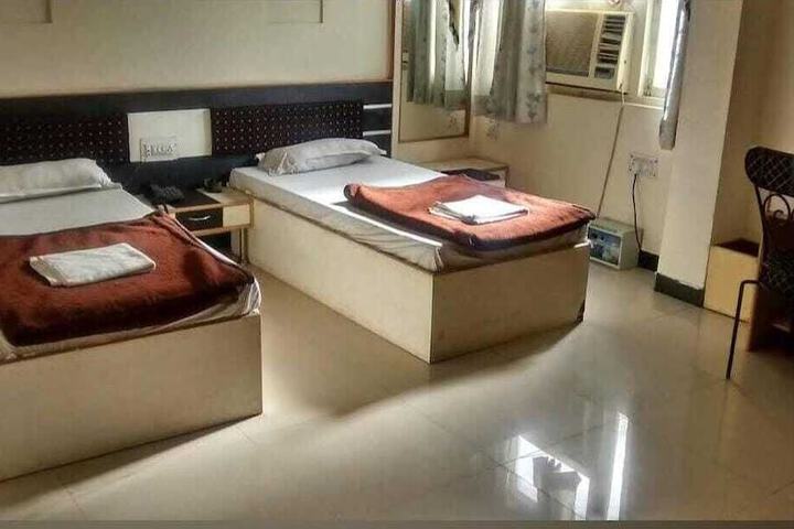 Room 13 of 15