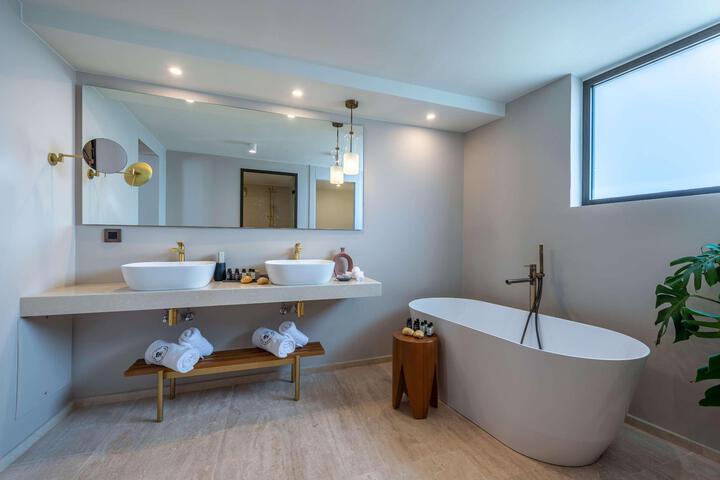 Room 42 of 265