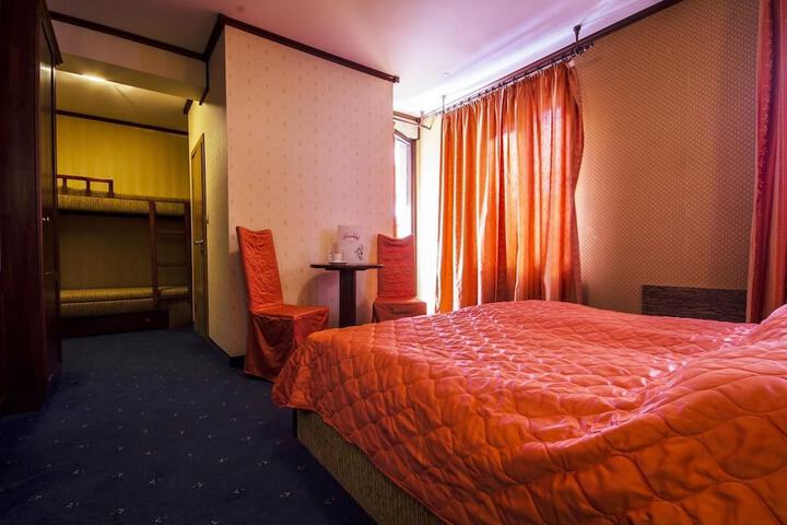 Room 4 of 22