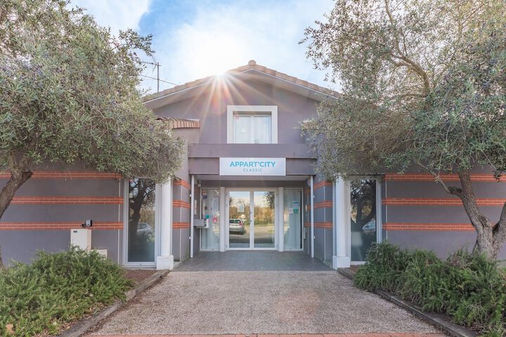 Hotel Entry