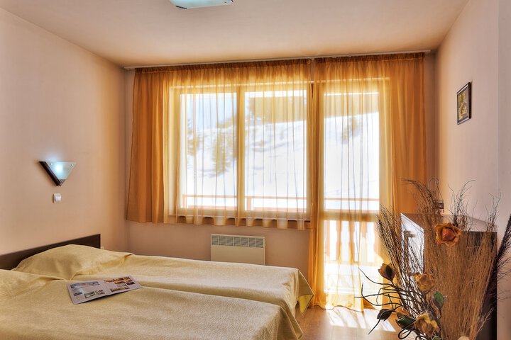 Room 6 of 94