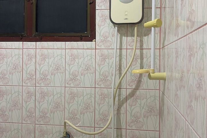 Room 10 of 17