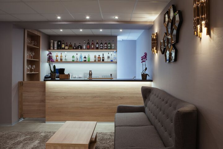 Lounge 81 of 108