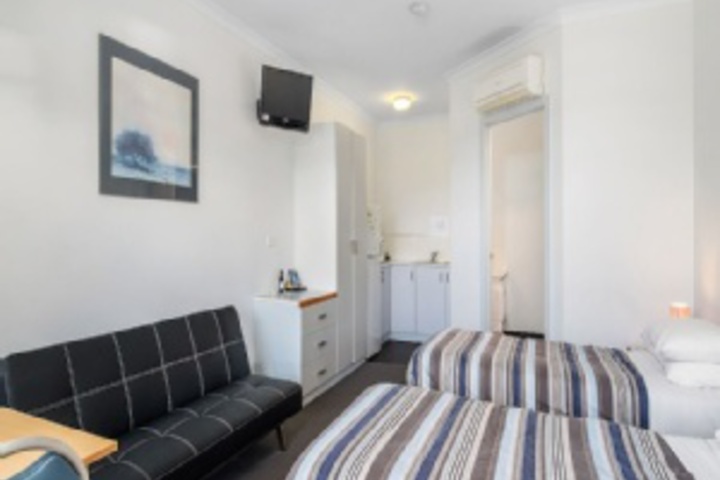 Room 285 of 384