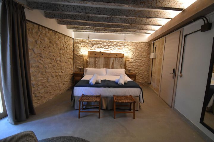 Room 8 of 40