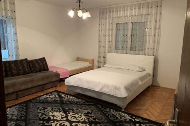 Room 2 of 18