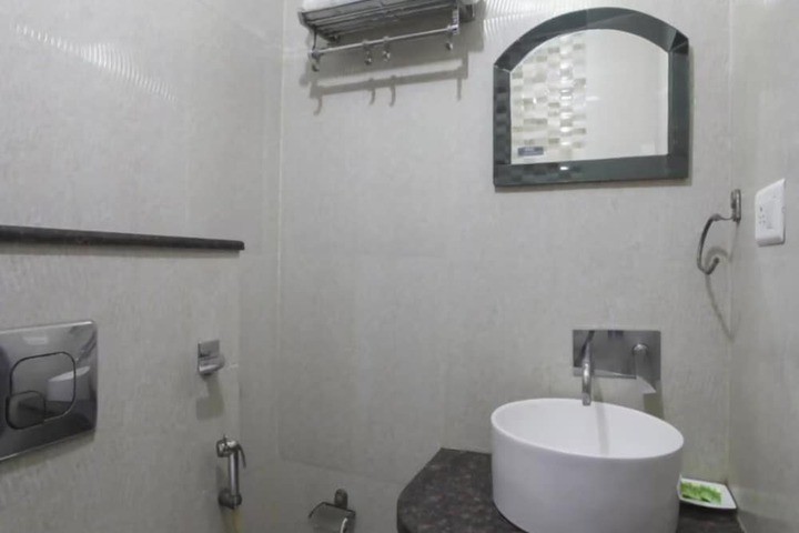 Room 16 of 25