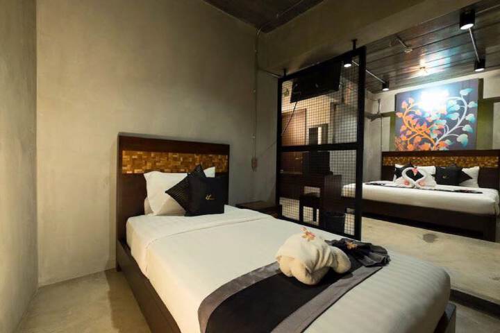 Room 4 of 60