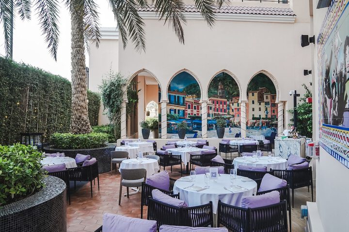 Dining 77 of 147