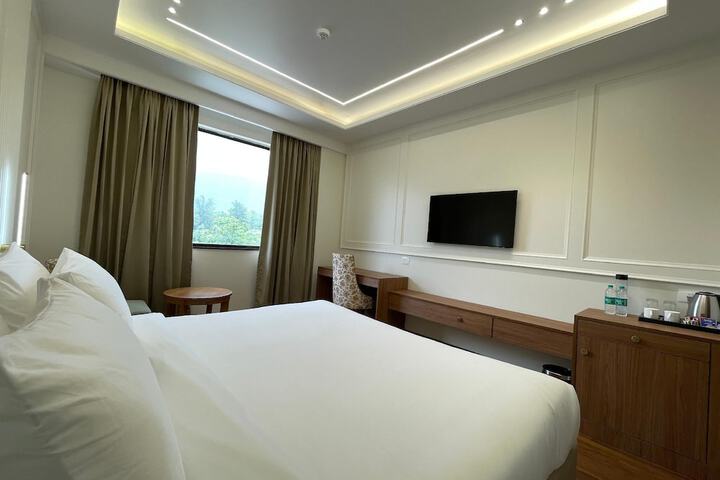 Room 16 of 40