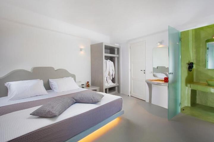 Room 54 of 230