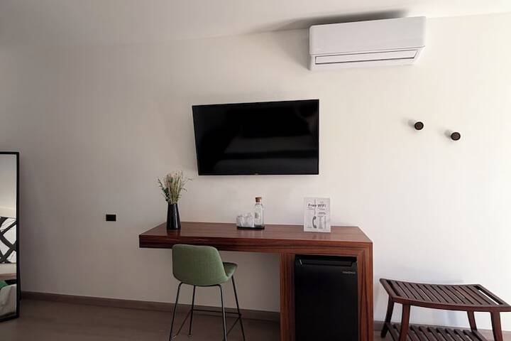 Room 2 of 22