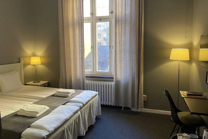 Room 15 of 144