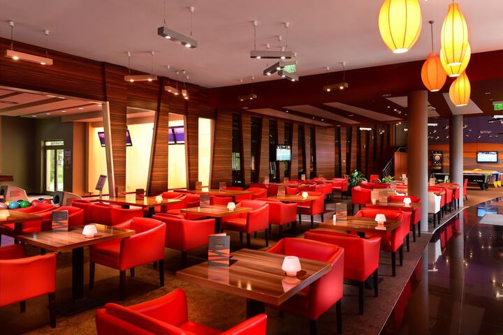 Lounge 58 of 69