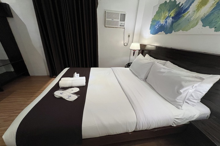 Room 43 of 89