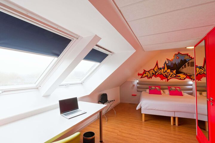 Room 12 of 44
