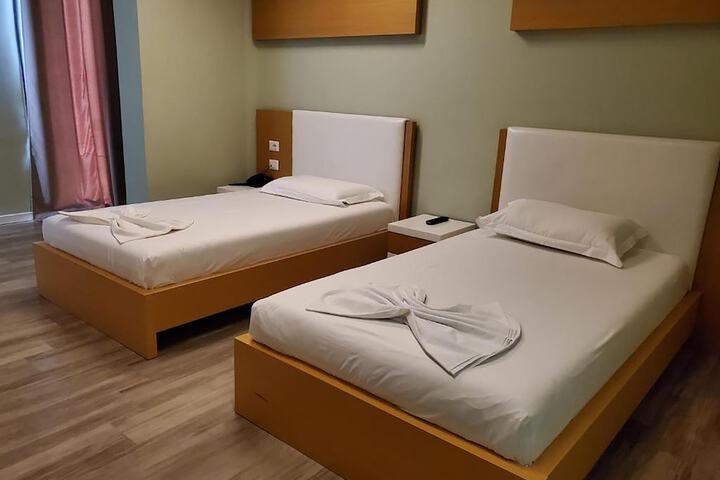 Room 18 of 32