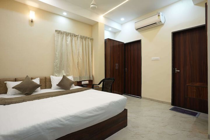 Room 14 of 27