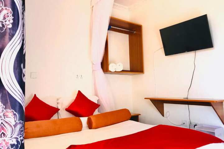 Room 2 of 20