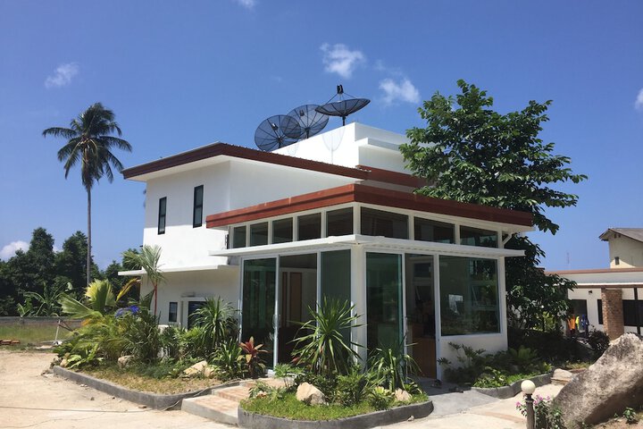 Hotel 2 of 108