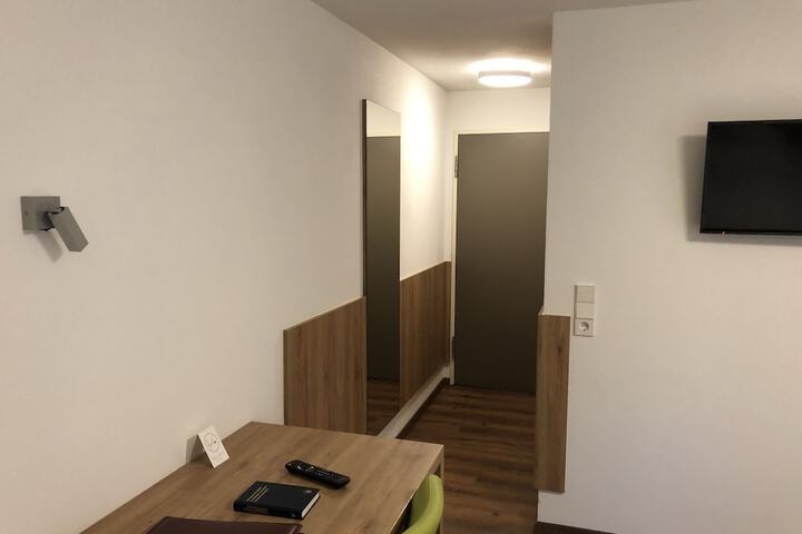 Room 40 of 93